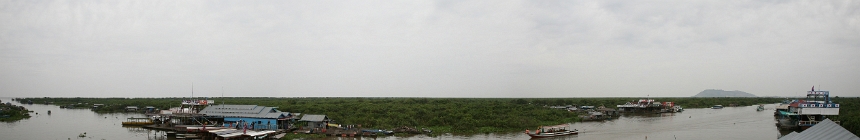 Cambodia. Tonle Sap lake (026_cambodia_pano18.jpg). Canon EOS 5D 7321 x 2605 (Taken: 11/11/2008 06:53:34)