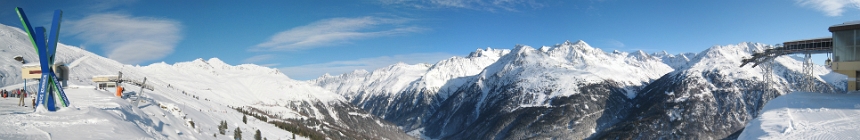 Soelden. Gaislachkogel (032_soelden1_pano33.jpg). Canon DIGITAL IXUS 850 IS 9280 x 2161 (Taken: 28/12/2009 14:20:39)