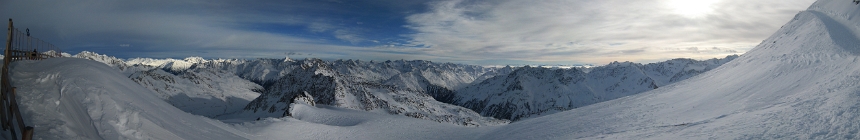 Soelden. Schwarze Schneid (035_soelden1_pano36.jpg). Canon DIGITAL IXUS 850 IS 11338 x 2033 (Taken: 30/12/2009 13:35:24)