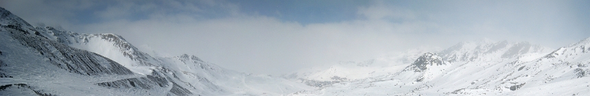 Val Thorens. Moraine (047_vt_pano05.jpg). Canon DIGITAL IXUS 850 IS 8203 x 2430 (Taken: 15/03/2010 15:11:56)
