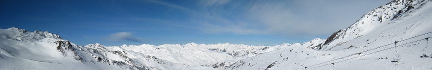 Val Thorens. Moraine (049_vt_pano07.jpg). Canon DIGITAL IXUS 850 IS 7240 x 2405 (Taken: 16/03/2010 13:27:23)
