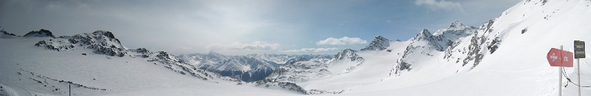 Val Thorens. De Chaviere and Pointe De Thorens gletchers (051_vt_pano09.jpg). Canon DIGITAL IXUS 850 IS 8662 x 2481 (Taken: 16/03/2010 13:39:05)