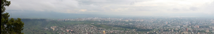 Georgia. Tbilisi (065_georgia2_pano03.jpg). Canon EOS 5D 8208 x 3011 (Taken: 01/05/2010 18:42:13)