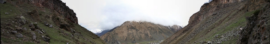 Georgia. Kazbegi (070_georgia2_pano08.jpg). Canon EOS 5D 9754 x 3296 (Taken: 03/05/2010 14:53:59)