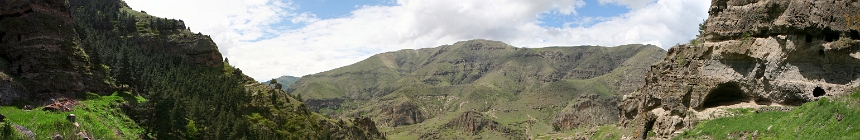 Georgia. Vardzia. Vanis Kvabebi (075_georgia2_pano13.jpg). Canon EOS 5D 11864 x 3465 (Taken: 05/05/2010 14:06:31)