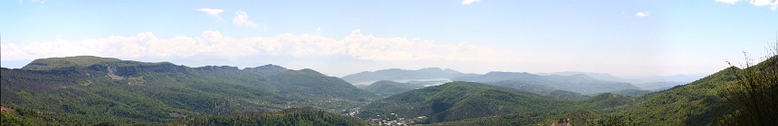 Georgia. Tkibuli pass (079_georgia2_pano17.jpg). Canon EOS 5D 16642 x 4583 (Taken: 06/05/2010 14:11:57)