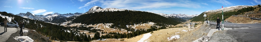Andorra (123_barcelona_pano12.jpg). Canon EOS 5D 13305 x 2639 (Taken: 06/11/2010 13:49:06)