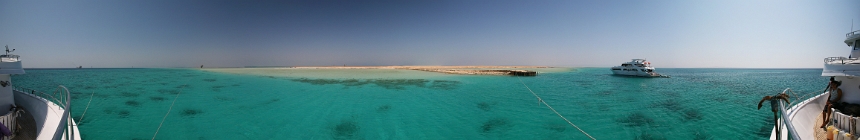Egypt. Hurghada (127_kitesafari2011_pano01.jpg). Canon EOS 5D 13891 x 2701 (Taken: 12/09/2011 10:51:02)