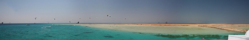 Egypt. Hurghada (128_kitesafari2011_pano02.jpg). Canon EOS 5D 9032 x 2609 (Taken: 13/09/2011 13:32:58)