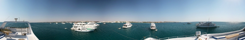 Egypt. Hurghada (129_kitesafari2011_pano03.jpg). Canon EOS 5D 14408 x 2927 (Taken: 17/09/2011 09:50:50)